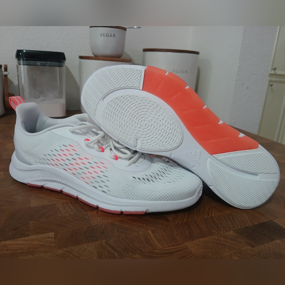 🆕️ Adidas Novamotion Shoes